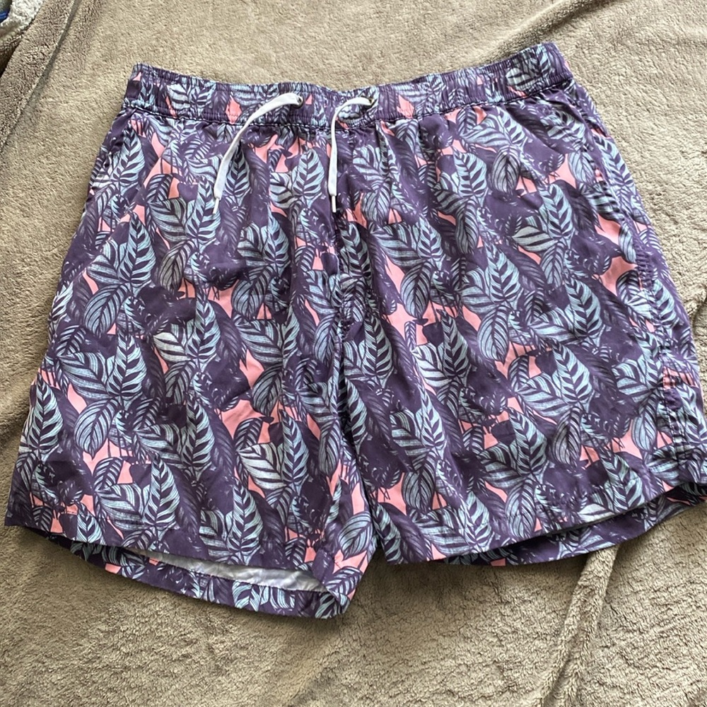 Men’s swim shorts